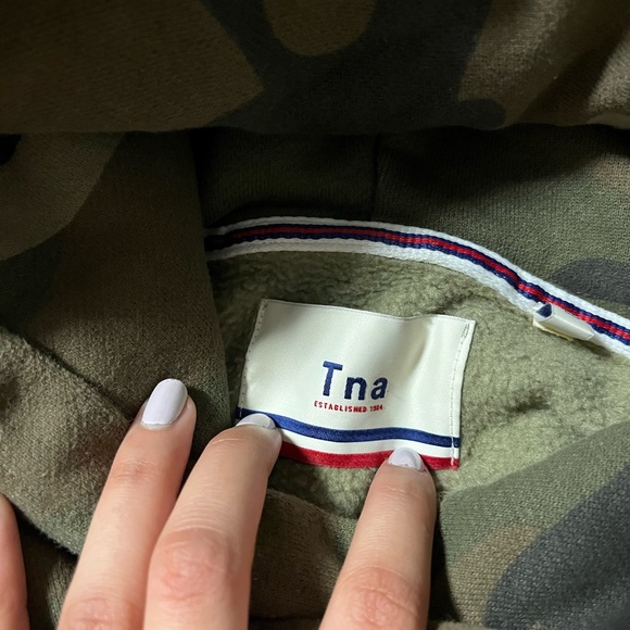 TNA the perfect hoodie cropped - Picture 3 of 4